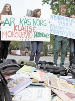 Mokyklos nebeugdo asmenybių Mokyklos nebeugdo asmenybių
