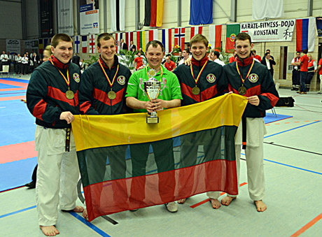 „Kentauro“ karatistai pelnė bronzą „Kentauro“ karatistai pelnė bronzą