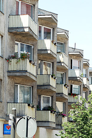 Balkonuose rūkyti draudžiama Balkonuose rūkyti draudžiama
