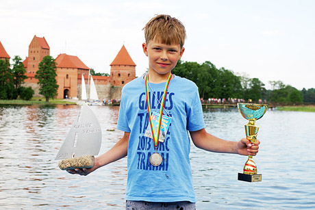 Šiauliečiai skrodė Galvės ežerą Šiauliečiai skrodė Galvės ežerą