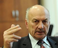 Mūsų pensininkai maitina ir Afriką Mūsų pensininkai maitina ir Afriką