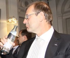 V. Uspaskichą teismas nuteisė ketverių metų laisvės atėmimo bausme (papildyta 16:43) V. Uspaskichą teismas nuteisė ketverių metų laisvės atėmimo bausme (papildyta 16:43)