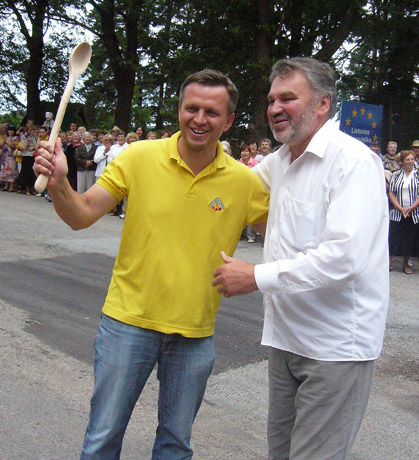 Vyšnių festivalis jau prisirpo Vyšnių festivalis jau prisirpo