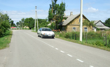 Išasfaltavus žvyrkelius, sodiečių gyvenimas pasikeitė Išasfaltavus žvyrkelius, sodiečių gyvenimas pasikeitė