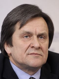 Išskirtinis advokato R. Andrikio interviu: Už ką policininkai P.Gražulį paguldė veidu į grindinį? Išskirtinis advokato R. Andrikio interviu: Už ką policininkai P.Gražulį paguldė veidu į grindinį?