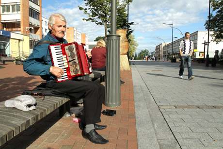 Vestuvių muzikantas vertina meilę Vestuvių muzikantas vertina meilę