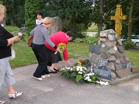 Juodojo kaspino dienai atminti renginiai tęsiasi ir šiandien Juodojo kaspino dienai atminti renginiai tęsiasi ir šiandien