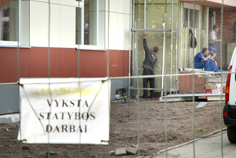 Statybininkai „nebildėjo“ tik šventės dieną Statybininkai „nebildėjo“ tik šventės dieną