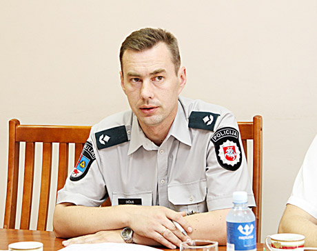 Neblaivus vairuotojas siūlė kyšį Neblaivus vairuotojas siūlė kyšį
