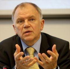 Sveikatos apsaugos ministras V.P.Andriukaitis: Nespjaudykime tautai į veidą! Sveikatos apsaugos ministras V.P.Andriukaitis: Nespjaudykime tautai į veidą!