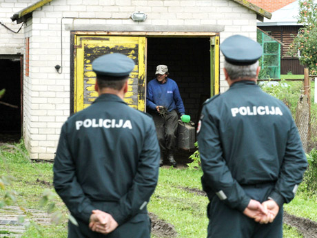 Iškeldinta iš namų Iškeldinta iš namų