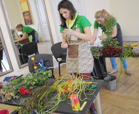 Jaunosios floristės skynė prizus tarptautiniame konkurse Jaunosios floristės skynė prizus tarptautiniame konkurse