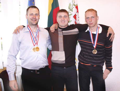 Nugalėtojams teko maitintis bandelėmis ir makaronais Nugalėtojams teko maitintis bandelėmis ir makaronais