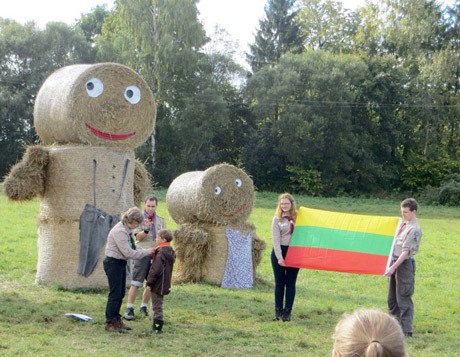 Skautai palydėjo vasarą, pasitiko rudenį Skautai palydėjo vasarą, pasitiko rudenį