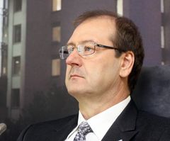 „Viktoras Uspaskichas pakeitė Seimo vadovybę“ „Viktoras Uspaskichas pakeitė Seimo vadovybę“