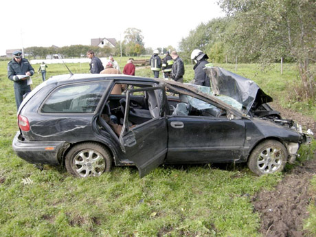 Po automobilio skrydžio vairuotojas atsidūrė ligoninėje Po automobilio skrydžio vairuotojas atsidūrė ligoninėje