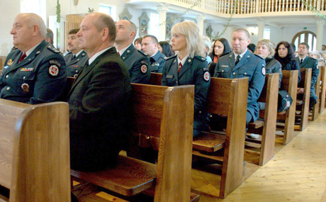 Policijos pareigūnams – sveikinimų lietus Policijos pareigūnams – sveikinimų lietus