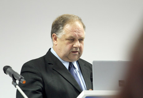Universiteto rektorius metė akmenį armėnams Universiteto rektorius metė akmenį armėnams