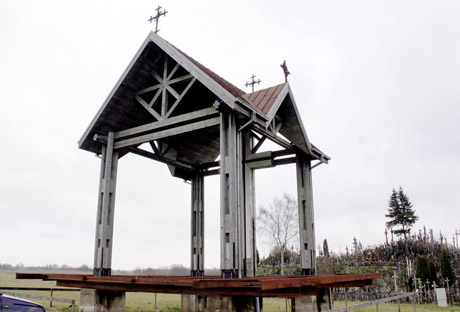 Kryžių kalno koplyčia: inkliuzas ar nauja statyba? Kryžių kalno koplyčia: inkliuzas ar nauja statyba?