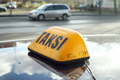 Prieš taksi vairuotojus – peilių atakos Prieš taksi vairuotojus – peilių atakos