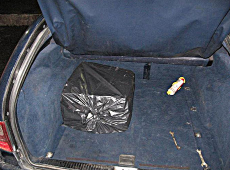 Automobilyje rasta cigarečių ir kvaišalų Automobilyje rasta cigarečių ir kvaišalų