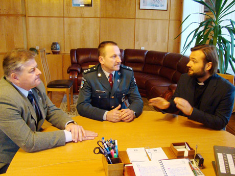 Policija ir bažnyčia dirba žmonių saugumo labui Policija ir bažnyčia dirba žmonių saugumo labui