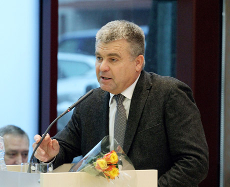 Skilinėjanti partija tempia į dugną Šiaulius Skilinėjanti partija tempia į dugną Šiaulius