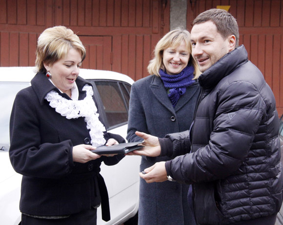 Socialinių paslaugų komandos sulaukė automobilių Socialinių paslaugų komandos sulaukė automobilių