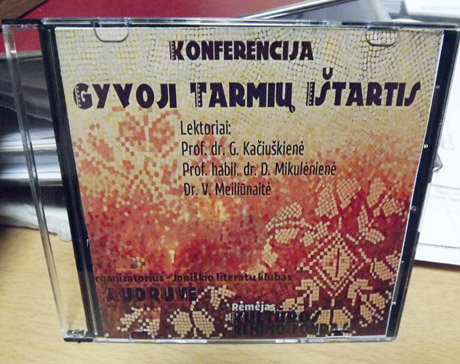 Literatai skleidžia gyvąją tarmių ištartį Literatai skleidžia gyvąją tarmių ištartį