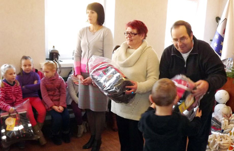 Vaikai sulaukė dovanų iš Vokietijos Vaikai sulaukė dovanų iš Vokietijos