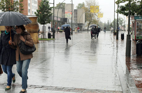 Savaitgalį lietų keis sniegas, oras atvės Savaitgalį lietų keis sniegas, oras atvės