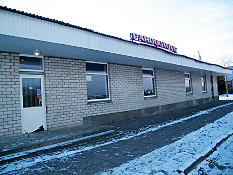 Žmonės išsigando dėl uždarytos parduotuvės Žmonės išsigando dėl uždarytos parduotuvės