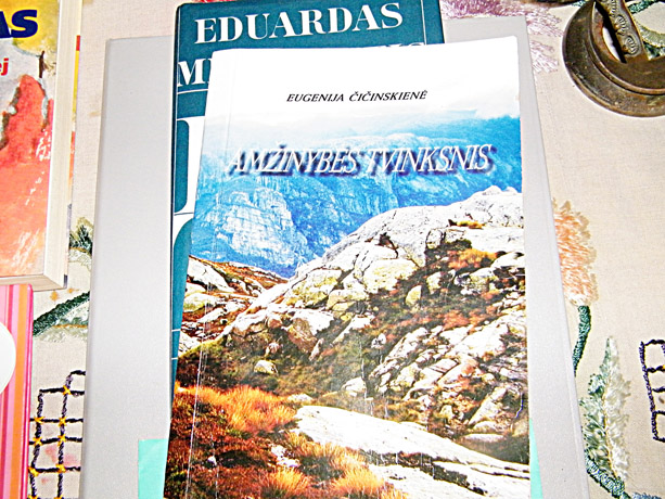 Širdim – į dangų, kojomis – į žemę Širdim – į dangų, kojomis – į žemę