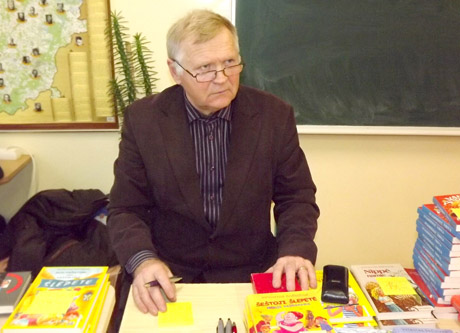 Rašytojas atskleidžia kūrybos paslaptis Rašytojas atskleidžia kūrybos paslaptis