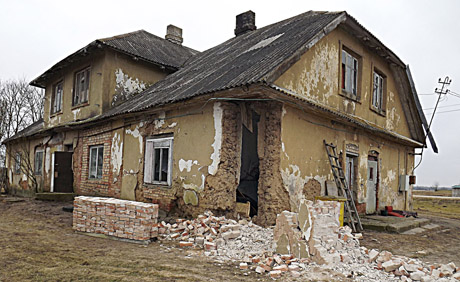 Avarinis dvaro pastatas – beveik bešeimininkis Avarinis dvaro pastatas – beveik bešeimininkis