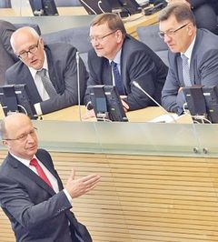 Krizė baigėsi, tik skolos vis auga Krizė baigėsi, tik skolos vis auga