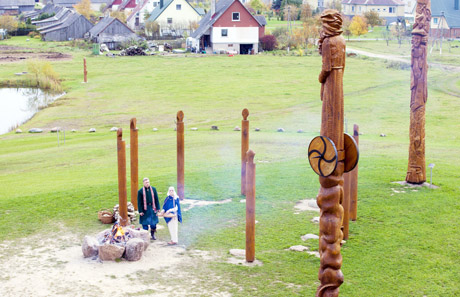 Senųjų šventviečių tradicijų tąsa Senųjų šventviečių tradicijų tąsa