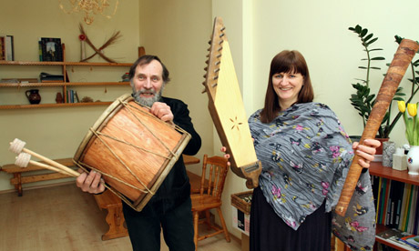 Patrauklus folkloras – nenutrūkęs nuo bambagyslės