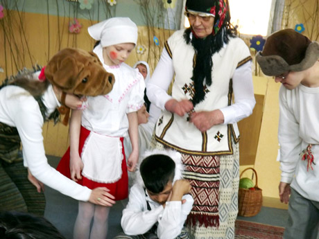 Skirtingas vaikų pasaulis susijungė teatre Skirtingas vaikų pasaulis susijungė teatre