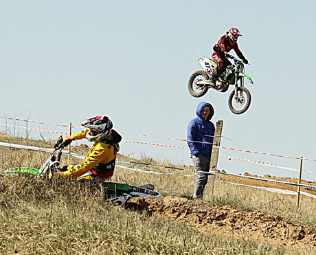 Motokroso sezonas prasidėjo Aleksandrijos trasoje Motokroso sezonas prasidėjo Aleksandrijos trasoje