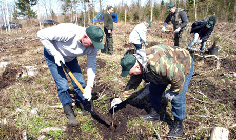 Pasodintas apskrities policininkų ąžuolynas
