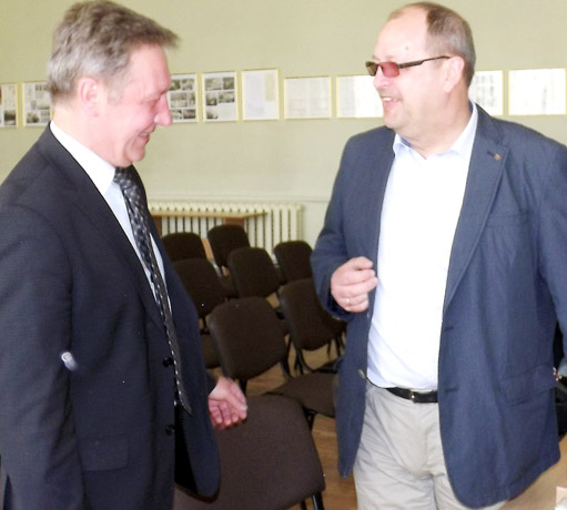 Latvių pedagogus sudomino daugiafunkcis centras Latvių pedagogus sudomino daugiafunkcis centras