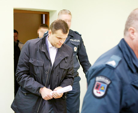 Direktorius jubiliejų praleis už grotų Direktorius jubiliejų praleis už grotų