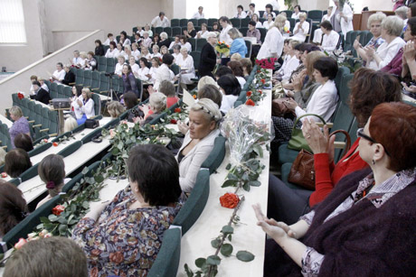 Profesinę dieną slaugytojoms teiktos gėlės