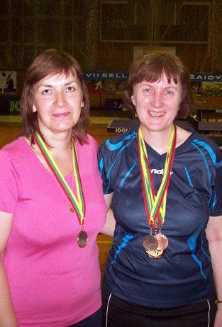 Tenisininkė laimėjo čempionate tris bronzos medalius Tenisininkė laimėjo čempionate tris bronzos medalius