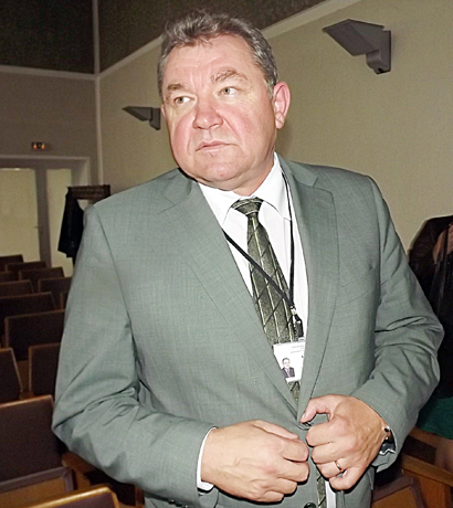 Opozicija su vienu valdančiuoju verčia direktorių