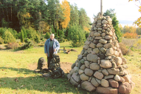 Iš akmenų sudėjo paminklą bendruomenei Iš akmenų sudėjo paminklą bendruomenei
