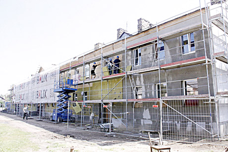 Renovacijos pastoliai – tik prie vieno daugiabučio Renovacijos pastoliai – tik prie vieno daugiabučio