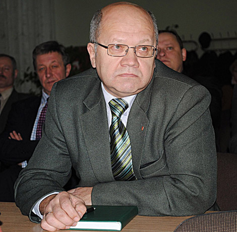 Šiukšlių vežėjai rūšiuotas atliekas sumaišė su mišriomis Šiukšlių vežėjai rūšiuotas atliekas sumaišė su mišriomis