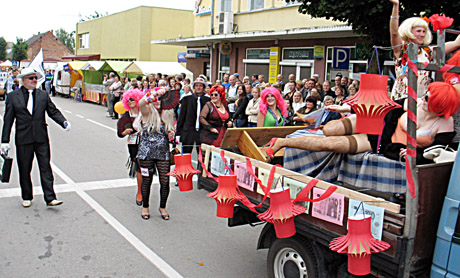 Šventinis paradas – nuo tobulumo iki vulgarumo